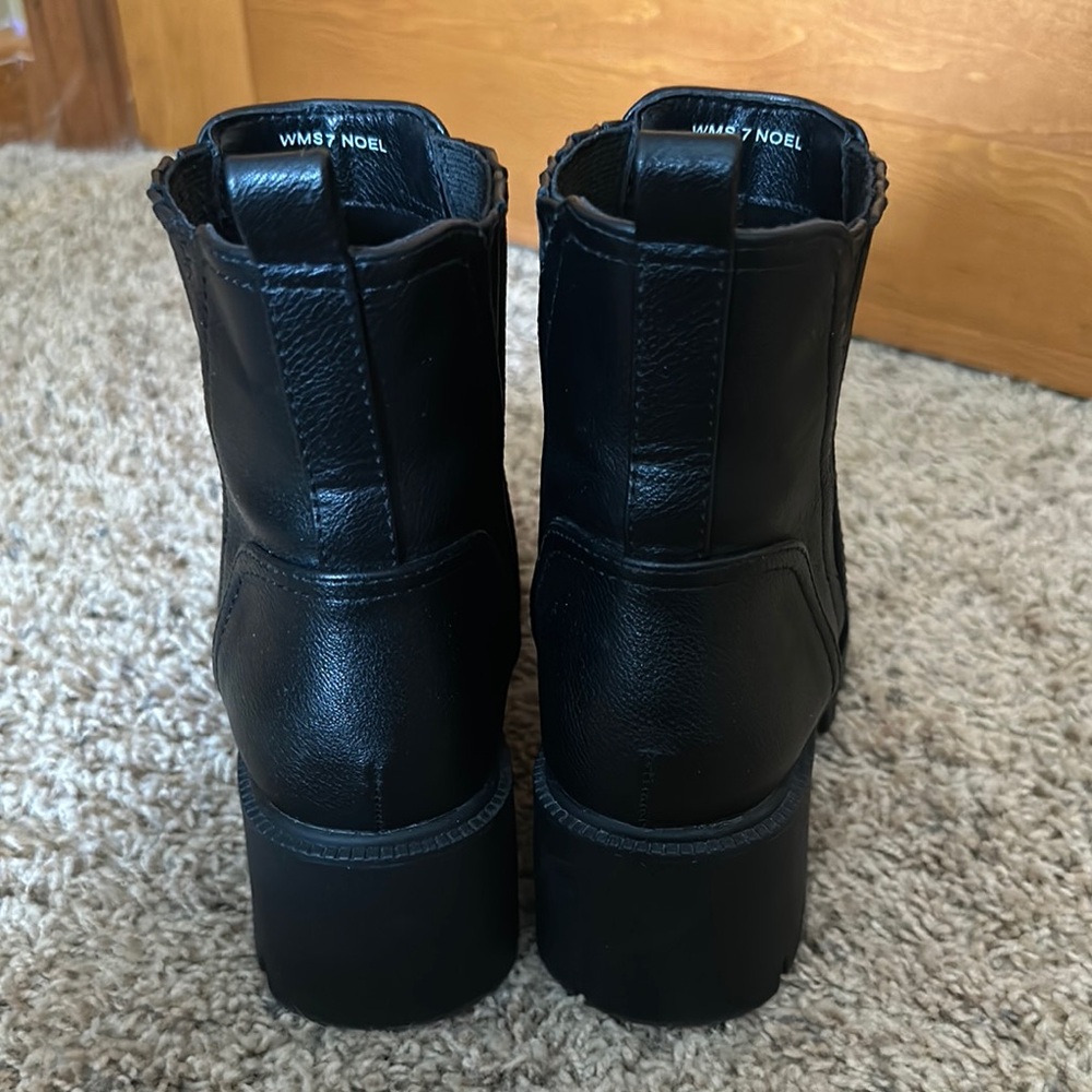 DV by Dolce Vita Black Ankle Boots - Picture 4 of 7
